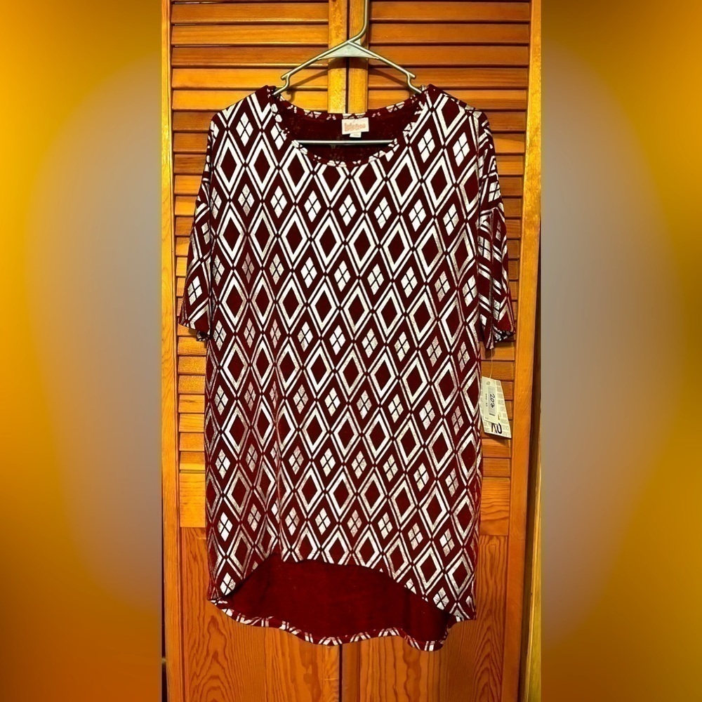 Lularoe Irma Tunic. NWT, diamond print metallic